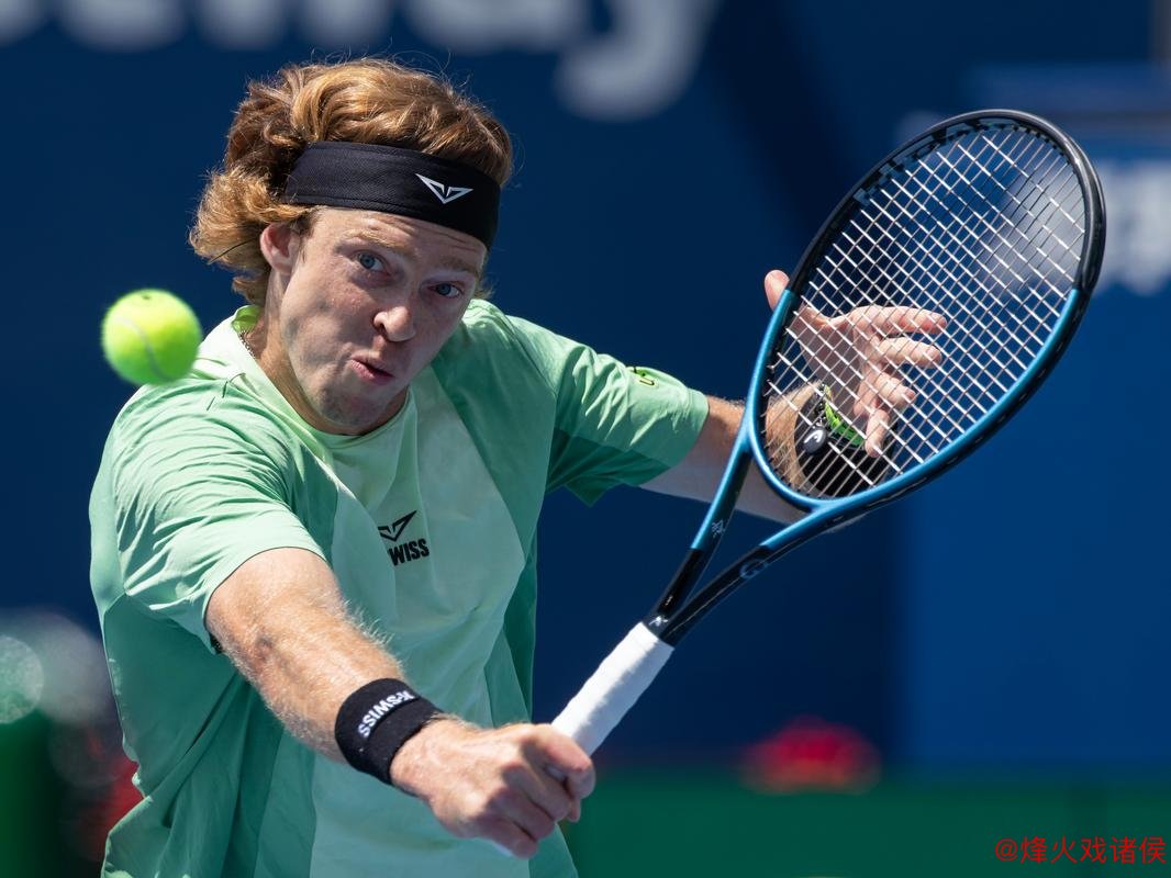 中网男单正赛第5日：TOP3种子晋级4强，卢布列夫遗憾落败