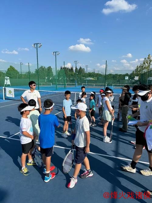 河北省阜平县参与中网活动开启“网球启蒙课”